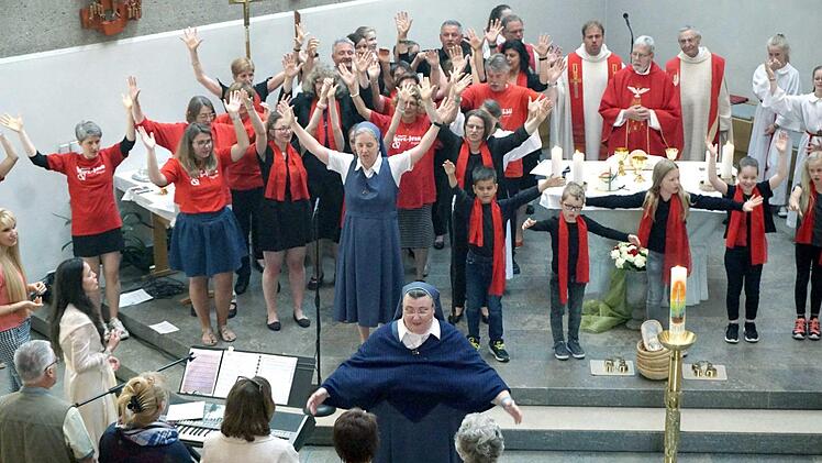 Impressionen aus dem Gottesdienst    Foto: Richard Sänger