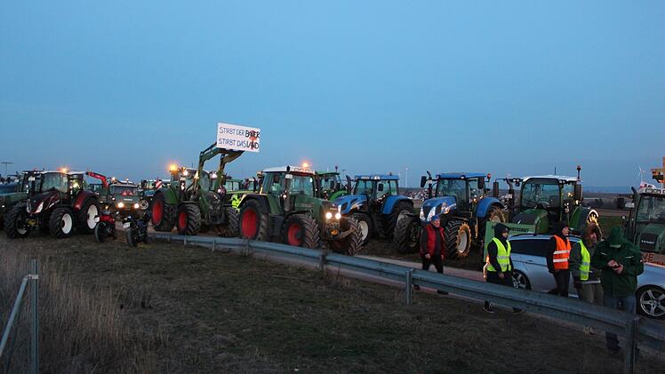W&uuml;rzburg: "Es geht alle an" - Fr&auml;nkisches Weingut erkl&auml;rt, warm es die Bauernproteste unterst&uuml;tzt