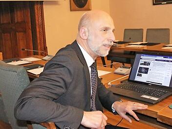 OB Kay Blankenburg bei der Facebook-Bürgersprechstunde.  Foto: Greiner