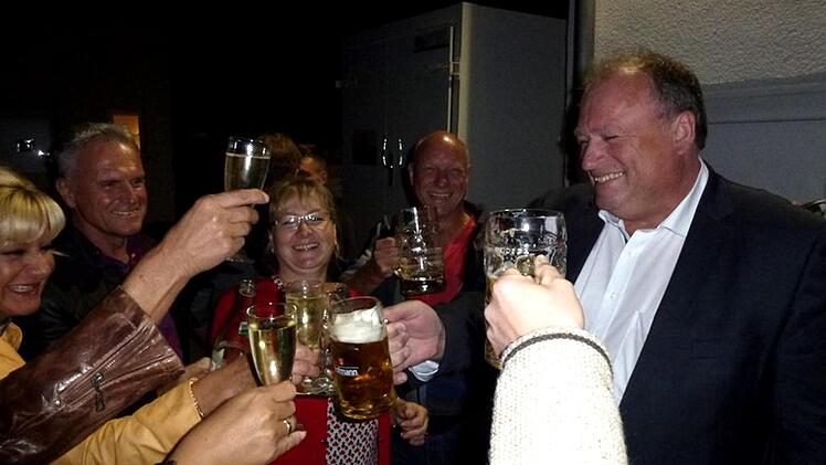 Ein Prosit auf den Wahlsieger