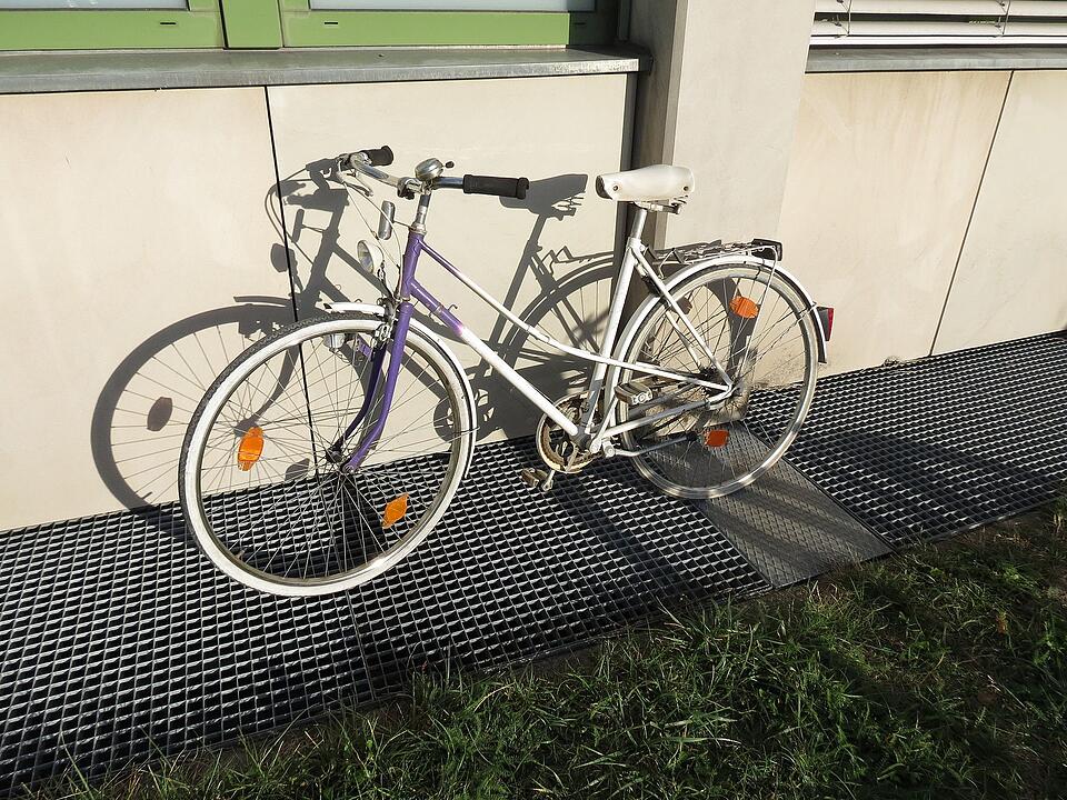 Fahrräder auf der Erba-Insel gefunden: Polizei sucht Besitzer