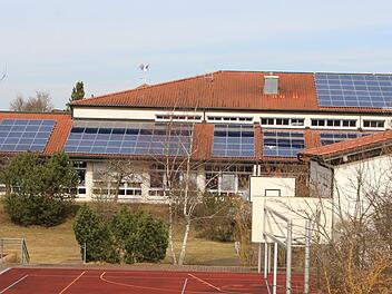 Auf Vorschlag des Energieteams installiert: die Photovoltaikanlage auf der Grundschule Süd.  Foto: Andreas Dorsch