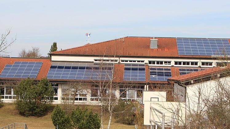 Auf Vorschlag des Energieteams installiert: die Photovoltaikanlage auf der Grundschule Süd.  Foto: Andreas Dorsch