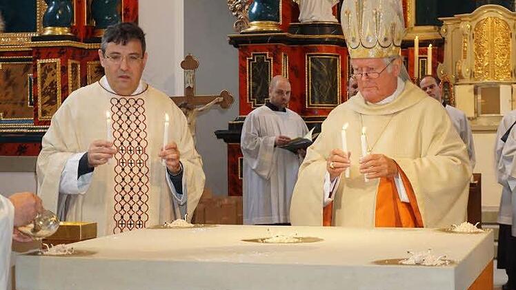 Altarweihe auf dem Volkersberg durch Bischof Friedhelm Hofmann am 2. Oktober 2016 Foto: Marion Eckert