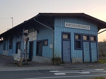 Das Bahnhofsgebäude in Kirchehrenbach Foto: Carmen Schwind