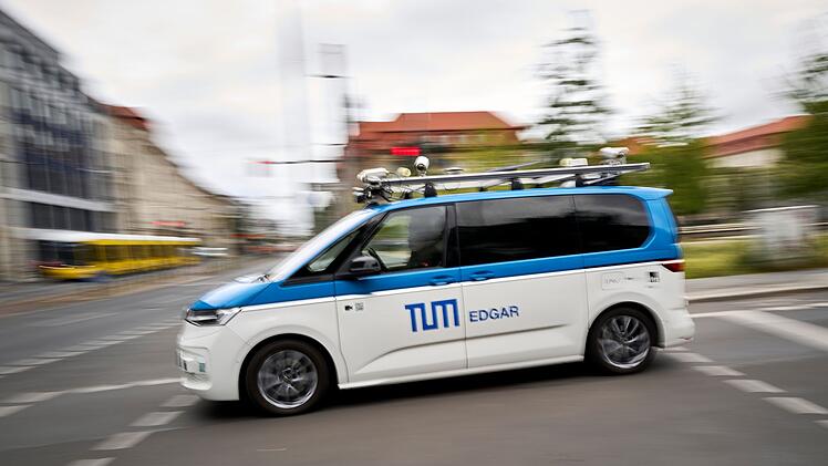 Erste Realfahrt eines autonomen Fahrzeugs unter neuen Bedingungen