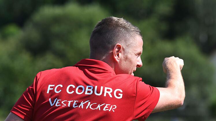 Lars Müller gibt bei den Vestekickern die Richtung vor. Nach dem Fehlstart gegen den FC Lichtenfels (0:1) fordert der Trainer von seiner Truppe heute Abend mindestens einen Punkt in Euerbach.