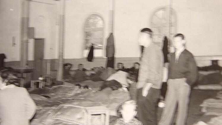 In der Klosterturnhalle wurde eine Notunterkunft für die Heinersdorfer Flüchtlinge eingerichtet.  Foto: Archiv Heinlein