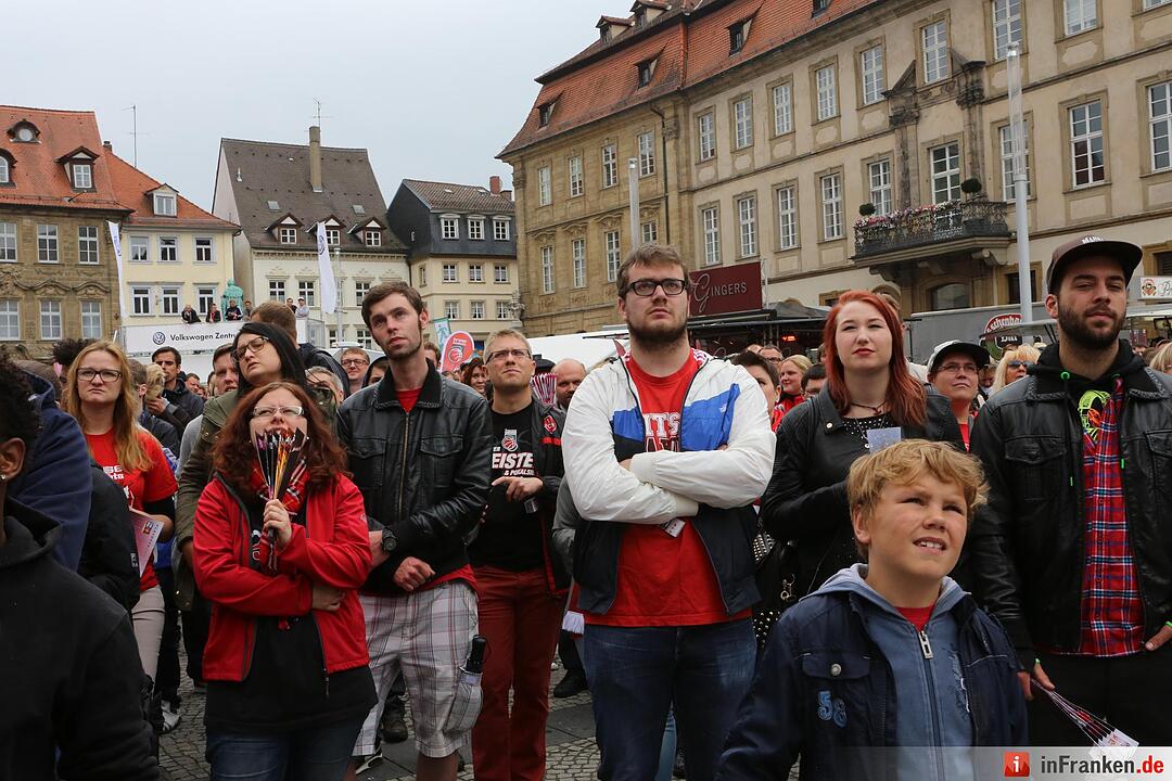 Fans des Spiela der Brose-Baskets am Maxplatz; Brose-Baskest sind Meister; Foto: Barbara Herbst