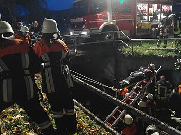 Bei der Leiterübung bewiesen die Speicherer Feuerwehrfrauen und -männer Übungs- und Einsatzbereitschaft.  Foto: Stephanie Elm