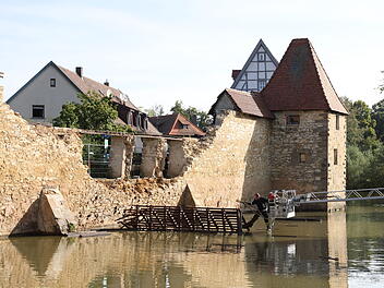 Weißenburg: Teil von Stadtmauer stürzt bei Unwetter in Seeweiher - "hat ihr den Rest gegeben"