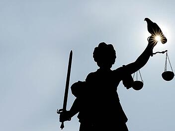 Justizia hat entschieden: Ein 22-Jähriger auser dem Landkreis muss nicht ins Gefängnis. Foto: Arne Dedert, dpa