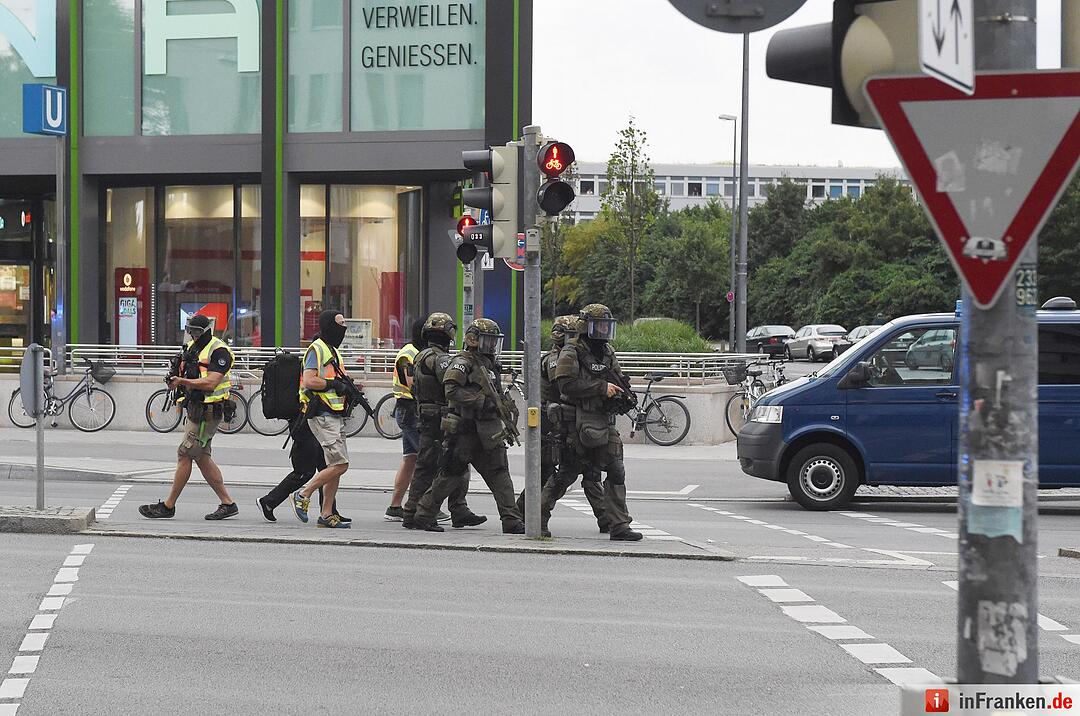 Schießerei in Einkaufszentrum in München