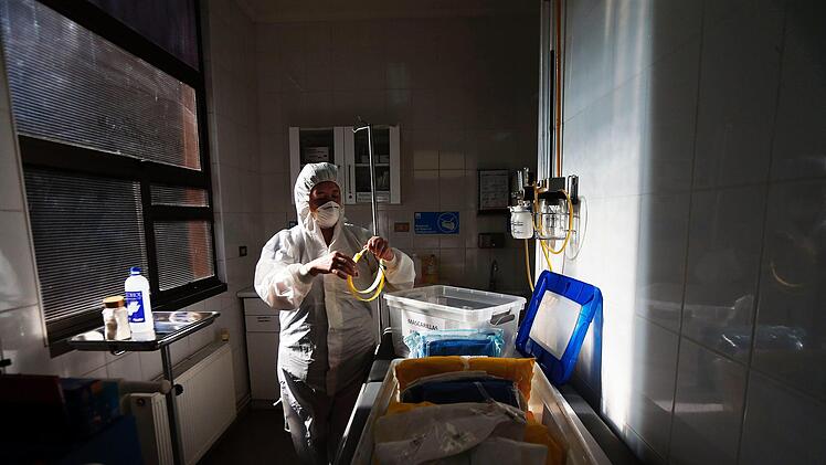 Das Coronavirus breitet sich rasant aus. In Bayern sind 68 Menschen damit infiziert (Stand: 5. März 2020, 12.30 Uhr) Symbolfoto: Cristobal Escobar/dpa/Agencia Uno