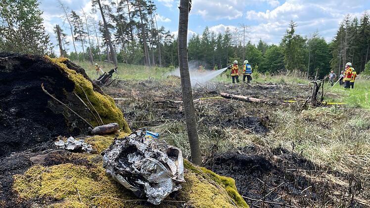 In Wald gegrillt und Feuer verursacht: Polizei ermittelt