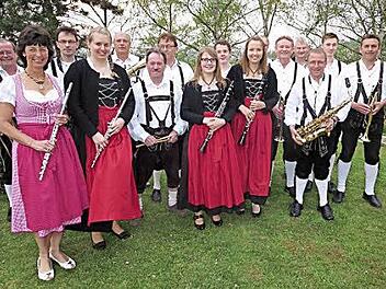 Die Original Gädheimer Musikanten (im Bild) gestalten einen Musik- und Liederabend im Sportheim in Gädheim.