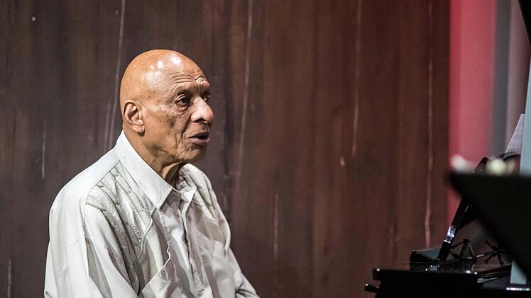 Umjubeltes Gastspiel: Kirk Lightsey mit Band beim Auftritt in Coburg.Foto: Jochen Berger