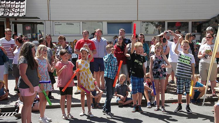 "Wir sind zusammen groß" sangen die Schüler aus der vierten Jahrgangsstufe. Foto: Stephan Stöckel