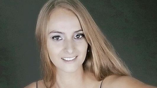 Harfenistin Feodora-Johanna Mandel läutet mit einem abwechslungsreichen und stimmungsvollen Programm am Sonntag, 9. Dezember, ab 17 Uhr in der alten Vogtei in Burgkunstadt die Adventszeit ein. Foto: PR