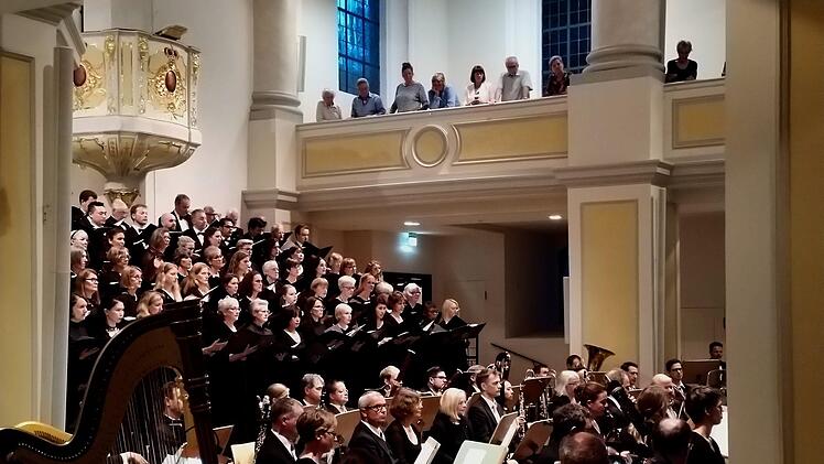 Eindrucksvolles Finale der Konzertsaison des Landestheaters. Die "Sea Symphony" von Ralph Vaughan Williams erklang in der Coburger Morizkirche, gestaltet von der Royal Choral Society und dem Chor und dem Philharmonischen Orchester des Landestheaters unter Leitung von Richard Cooke.Foto: Jochen Berger