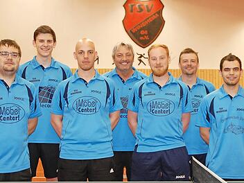 Meister in der Tischtennis-Bezirksklasse B wurde die dritte Mannschaft des TSV Windheim. Am Titelgewinn waren beteiligt (von links) Michael Neubauer, Luca Löffler, Kevin Schenk, Thomas Schulz, Matthias Fröba, Andreas Neubauer, Benedikt Trebes und Nico Löffler.  Foto: Andreas Trebes