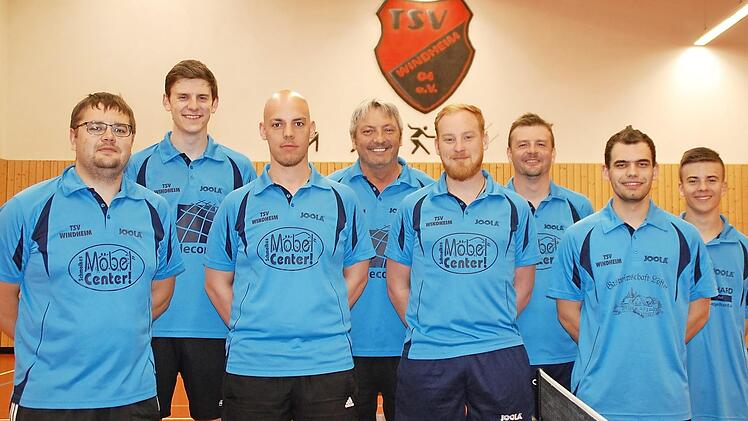 Meister in der Tischtennis-Bezirksklasse B wurde die dritte Mannschaft des TSV Windheim. Am Titelgewinn waren beteiligt (von links) Michael Neubauer, Luca Löffler, Kevin Schenk, Thomas Schulz, Matthias Fröba, Andreas Neubauer, Benedikt Trebes und Nico Löffler.  Foto: Andreas Trebes