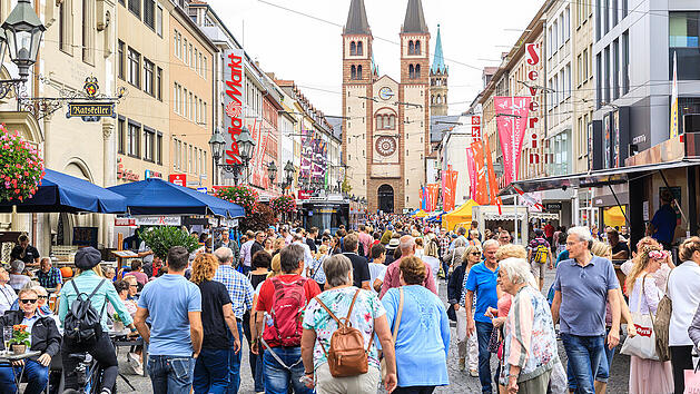 W&uuml;rzburger Stadtfest 2023: Zahlreiche B&uuml;hnenshows, Verkaufsst&auml;nde und Co. - was die Besucher erwartet
