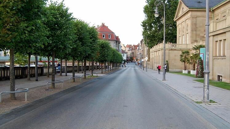 Bad Kissingen, Samstag, 21 Uhr: Leere Straßen, kaum ein Fußgänger
