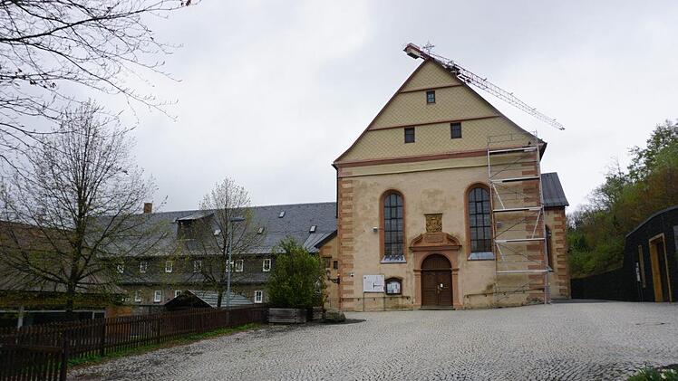 Eine ungewöhnliche Ruhe herrscht derzeit  am Kreuzberg. Die besucher- und  gottesdienstfreie Zeit wird am Kreuzberg für notwendige Renovierungen  genutzt.Marion Eckert