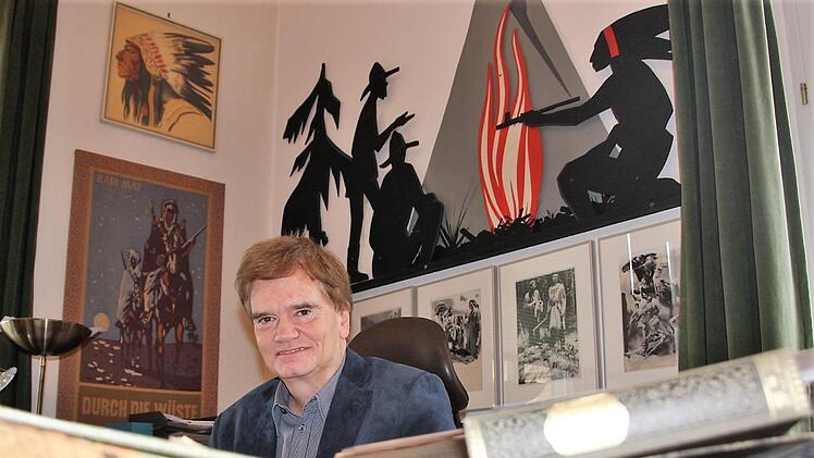 Kreativzentrum: Bernhard Schmid an seinem Schreibtisch. Fuchs