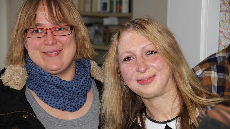 Redakteurin Annett Lüdeke und Volontärin Sabine Herteux sind zur Verstärkung aus Bad Kissingen gekommen.