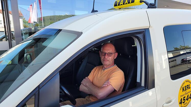 "Wie brauchen nach sieben Jahren endlich eine Tariferhöhung", sagt Taxiunternehmer Dieter Degelmann.