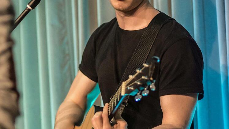 Viel Applaus beim Cobur von Jonathan Zelter gab es auch für die dreiköpfige Begleitband.