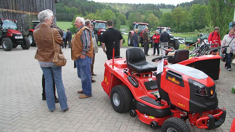 Die Firma Landtechnik Meußgeier stellte aus. Foto: Sonja Adam