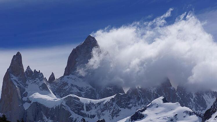Majestätischer Gipfel in rauem Klima: Der Cerro Fitzroy ist mit 3445 Meter Höhe der unbestrittene König der Gletscherwelt an der Grenze zwischen Argentinien und Chile. Foto: cri