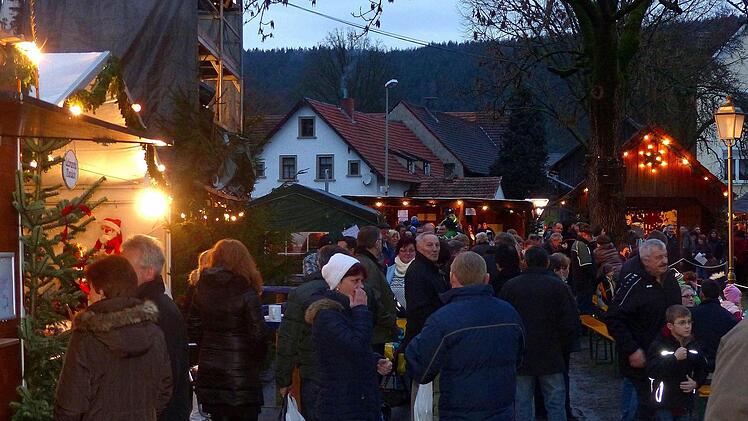 In der Lindauer Dorfstraße war am Nachmittag fast kein Durchkommen mehr.