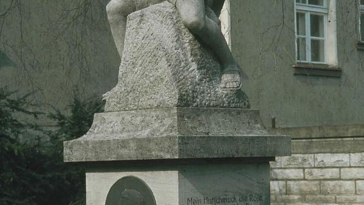 Das Denkmal zu Ehren von Joseph Victor von Scheffel steht in Gößweinstein.