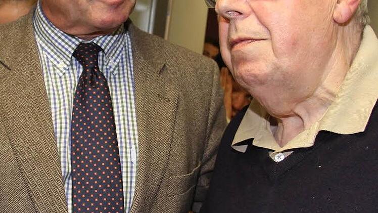 Bis zum Schluss gefragter Gesprächspartner: Herbert Hofmann, hier mit Ludwig Freiherr von Lerchenfeld