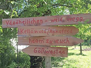 Mundart-Wegweiser auf der Reuther Hut Foto: Leo Hühnlein