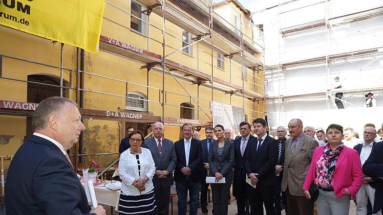 Richtfest mit Wissenschaftsministerin Marion KiechleFoto: Arkadius Guzy