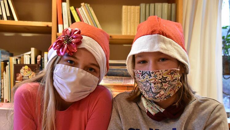 Maya Konopka und Theresa Schuller freuen sich nicht auf einen neuen Distanzunterricht - Foto Uschi Prawitz
