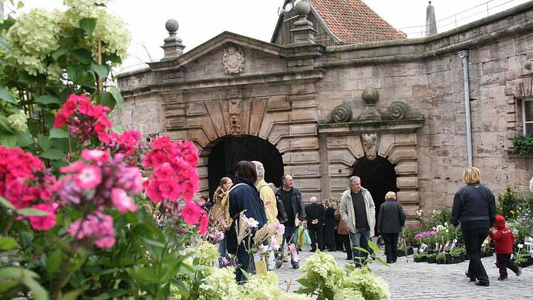 Schüler und Jugendliche werden beim Rosen & Garten-Festival über "Grüne Berufe" informiert.  Foto: Archiv
