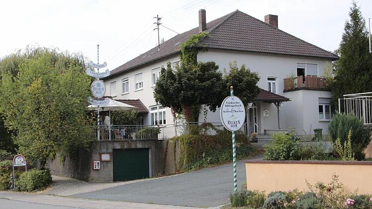 Im Gasthof Eismann in Kauernhofen leben seit gut einer Woche Asylbewerber aus der Ukraine und Serbien.  Foto: Hofbauer