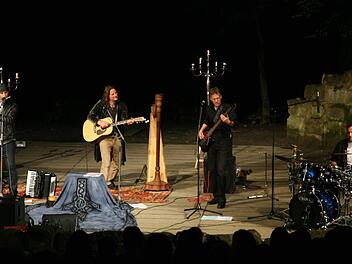 Folk-Rock bestimmte den zweiten Teil des Konzerts von Andy Lang auf dem Wehlitzer Berg. Foto: Klaus Klaschka