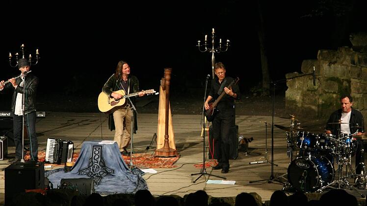 Folk-Rock bestimmte den zweiten Teil des Konzerts von Andy Lang auf dem Wehlitzer Berg. Foto: Klaus Klaschka