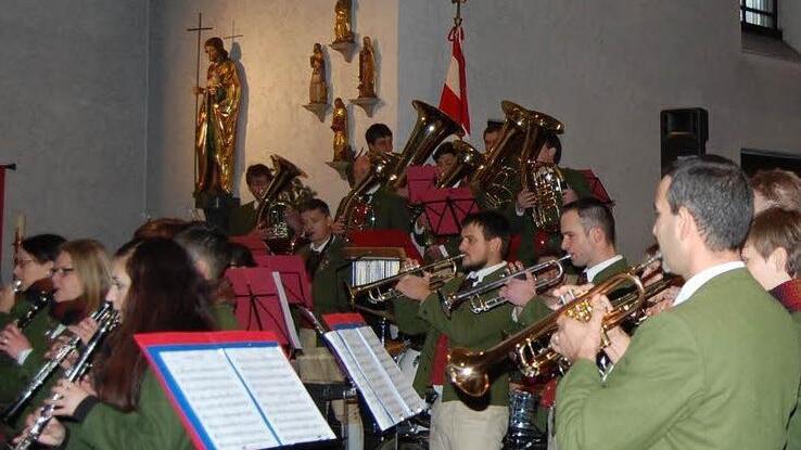 Der Musikverein Oberthulba begeisterte seine Zuhörer beim Weihnachtskonzert. Foto: Günther Straub
