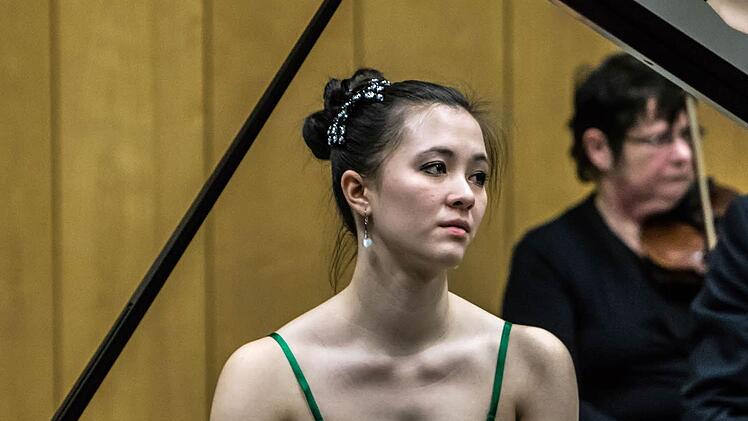 Die junge Pianistin Nina Scheidmantel ist die Solistin beim 3. Sinfoniekonzert am Montag (12. November, 20 Uhr) im Landestheater.Foto: Archiv/Jochen Berger