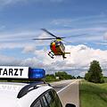 A6 bei Nürnberg: Auf der Autobahn kam es am Samstag zu einem schweren Unfall. Eine Frau musste vom Rettungshubschrauber mit schweren Verletzungen ins Krankenhaus gebracht werden. Symbolfoto:der.Schwede/Adobe Stock
