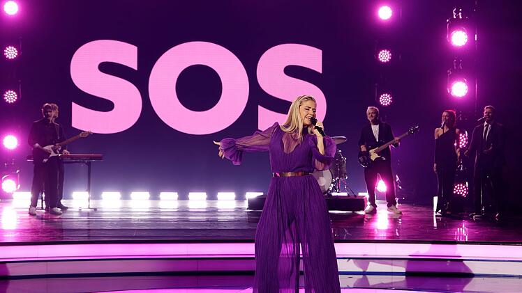 Mit dem Song "SOS" leitete Beatrice Egli &uuml;ber zur Geschichte von Lara Ott.