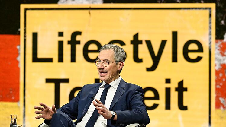 Journalist Daniel Friedrich Sturm offenbarte, dass er in der CDU mehr Reformwillen erkennen k&ouml;nne als in der SDP.